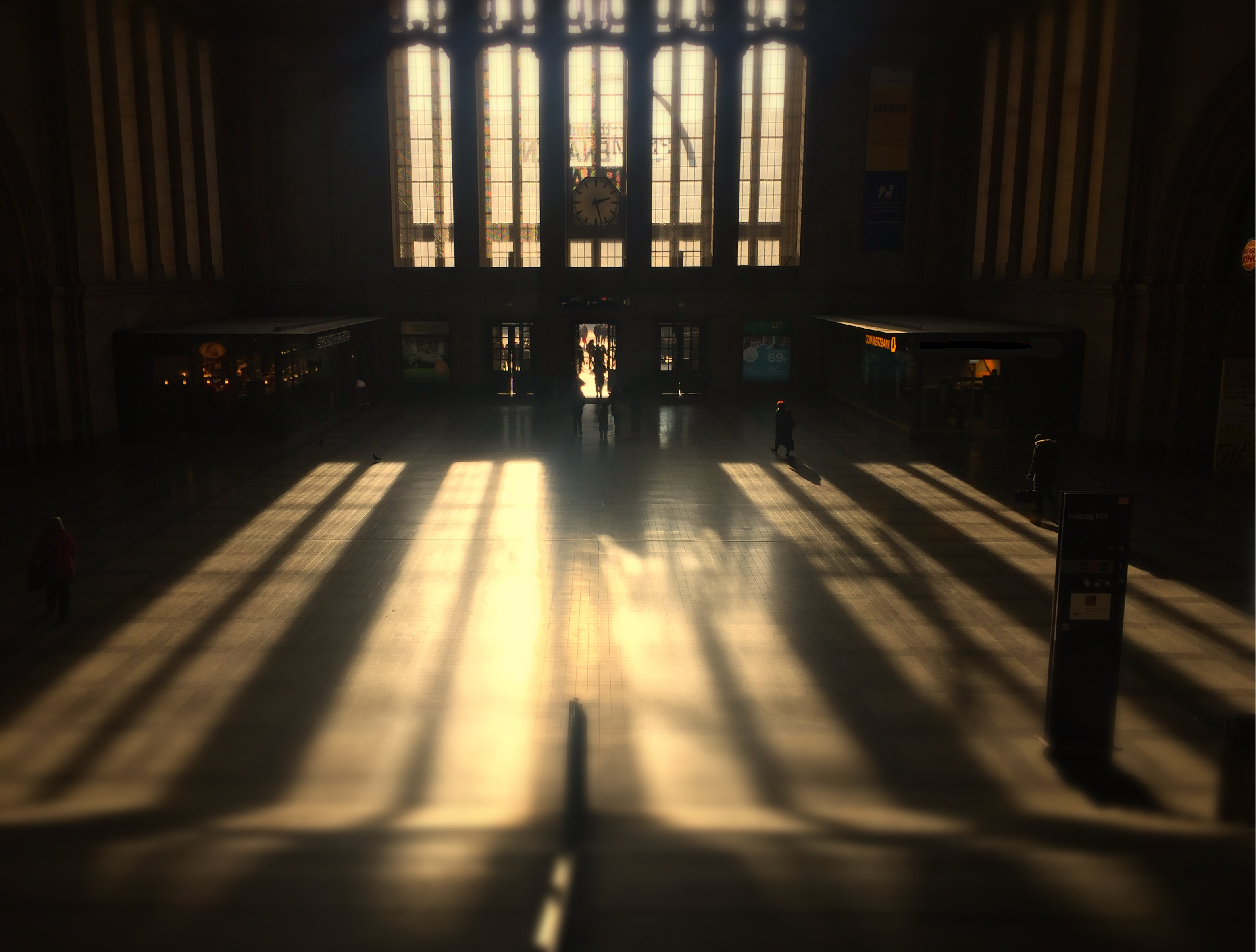  leipzig-train-station-photography-matthias-grunsky 